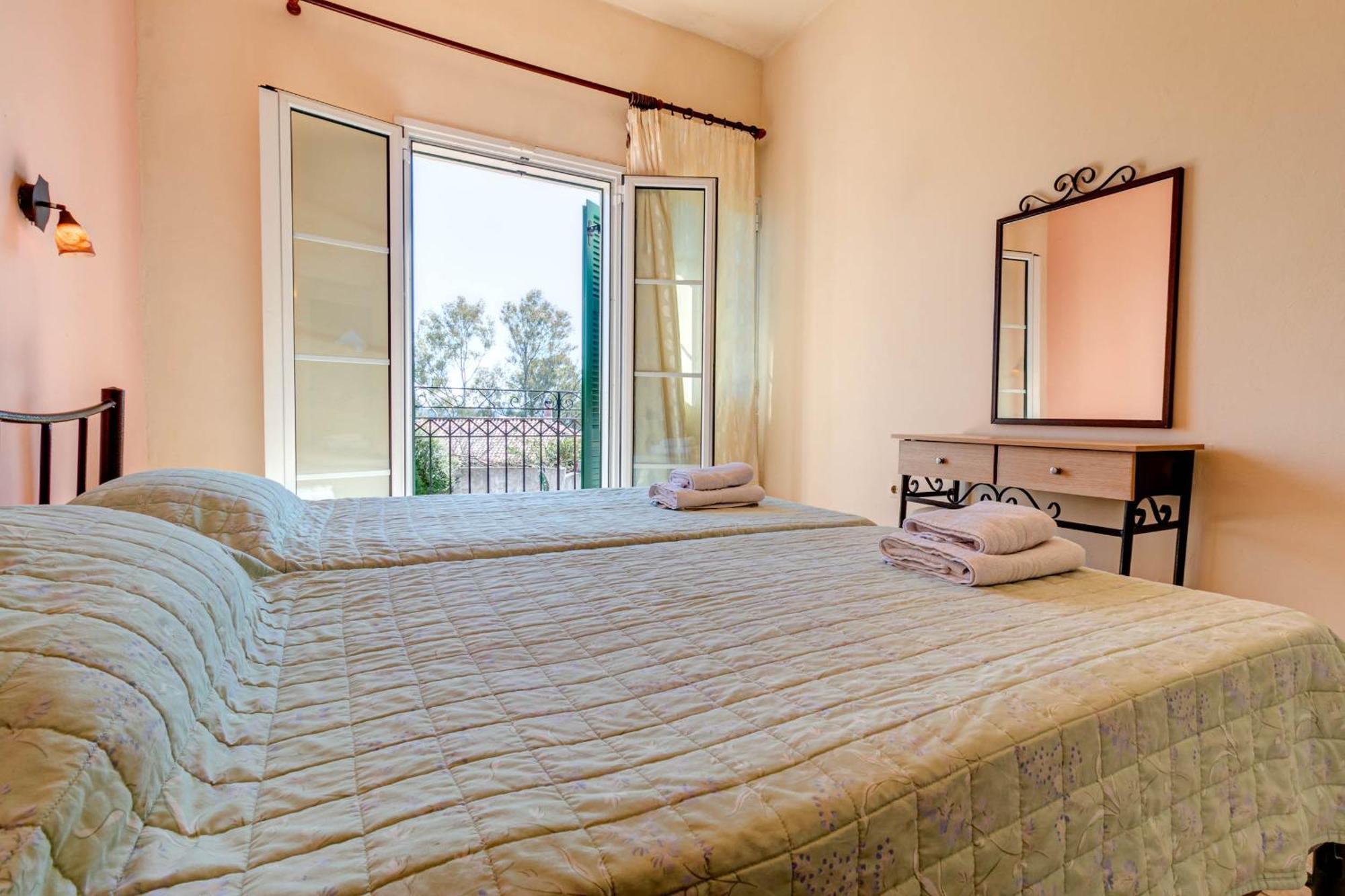Hotel Ionian Arches Gouvia Habitación foto